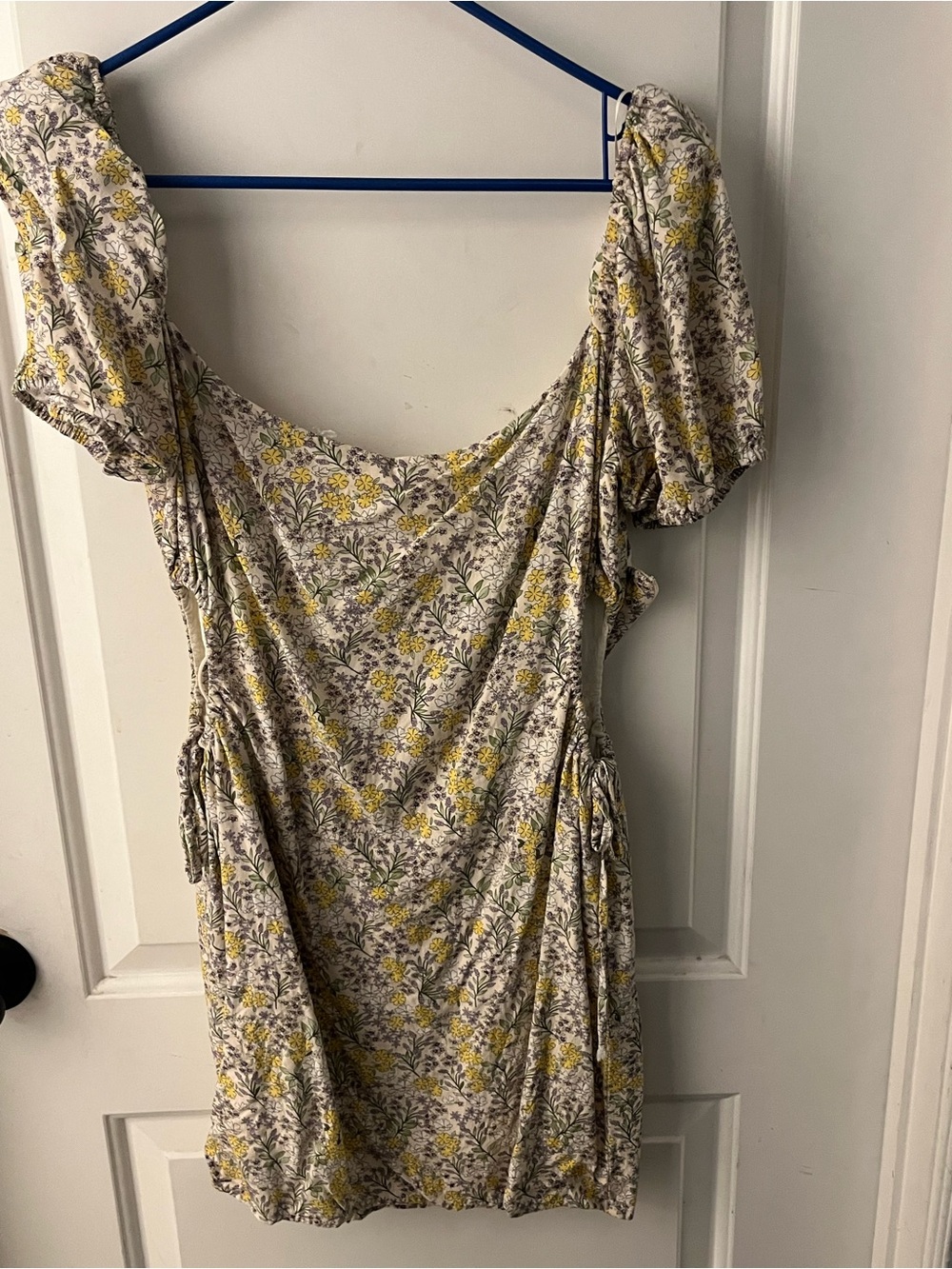 Astr Yellow and Cream Floral Puff-Sleeve Mini Dress